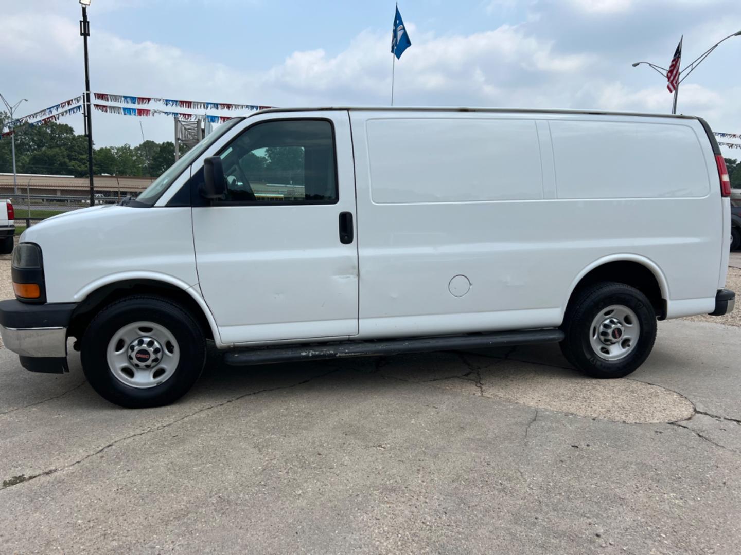 2017 White /Grey GMC Savana (1GTW7AFF2H1) with an 4.8 V8 engine, Automatic transmission, located at 4520 Airline Hwy, Baton Rouge, LA, 70805, (225) 357-1497, 30.509325, -91.145432 - 2017 GMC Savana Cargo Van 4.8 V8 Gas, 166K Miles, Power Windows & Locks , Cold A/C, Tow Pkg. No Accidents But Small Dent In Door. FOR INFO PLEASE CONTACT JEFF AT 225 357-1497 CHECK OUT OUR A+ RATING WITH THE BETTER BUSINESS BUREAU WE HAVE BEEN A FAMILY OWNED AND OPERATED BUSINESS AT THE SAME LOCAT - Photo#1